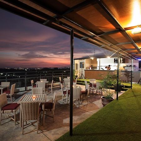 Yellow Star Gejayan Hotel Yogyakarta Eksteriør billede