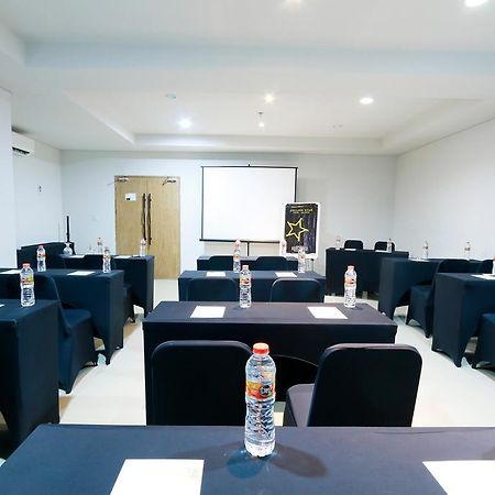 Yellow Star Gejayan Hotel Yogyakarta Eksteriør billede