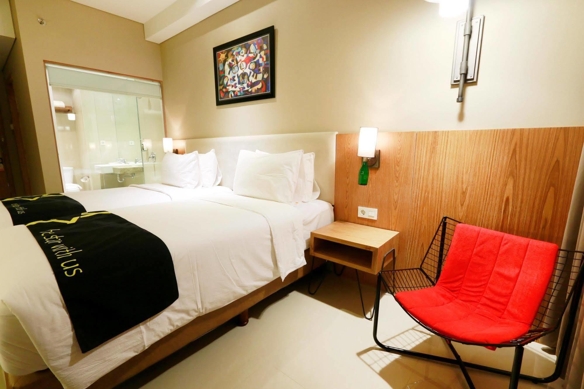 Yellow Star Gejayan Hotel Yogyakarta Eksteriør billede
